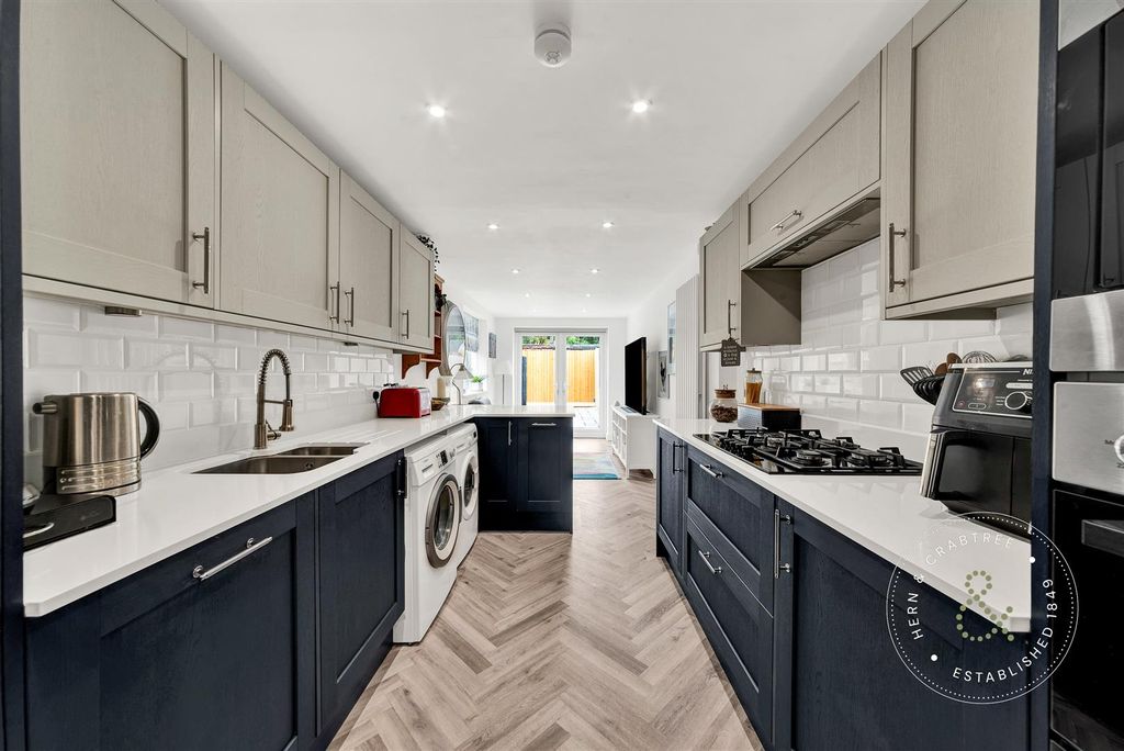 Property photo 2 of 39 Fairleigh-Road-24.Jpg