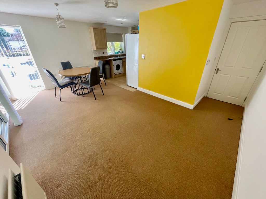 Property photo 3 of 16 Image