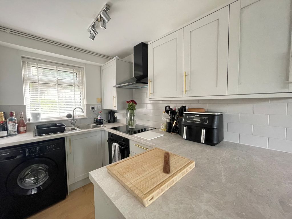 Property photo 2 of 8 Picture No. 04