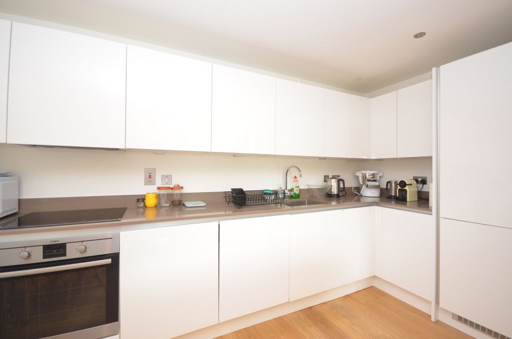 Property photo 3 of 9 Kitchen