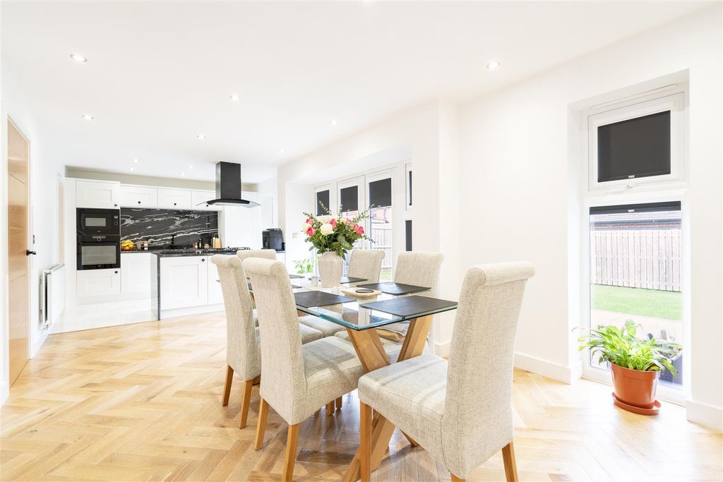 Property photo 2 of 12 Dining Area