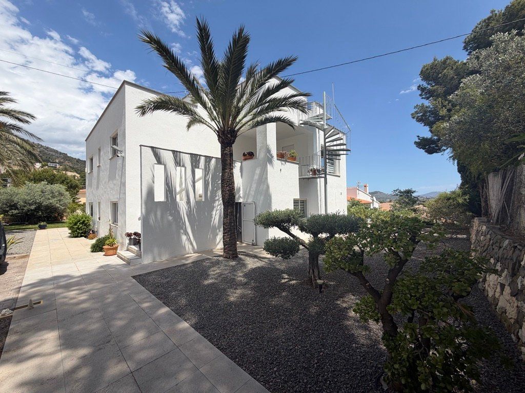 Property photo 1 of 25
