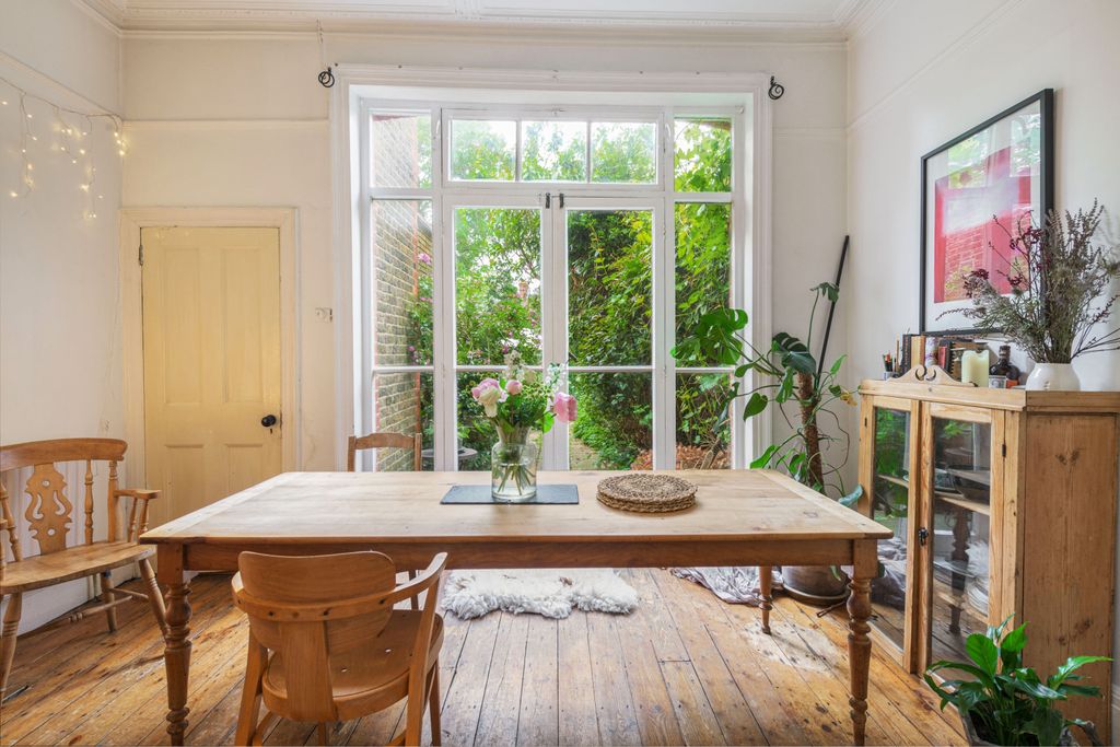 Property photo 3 of 16 Dining Room