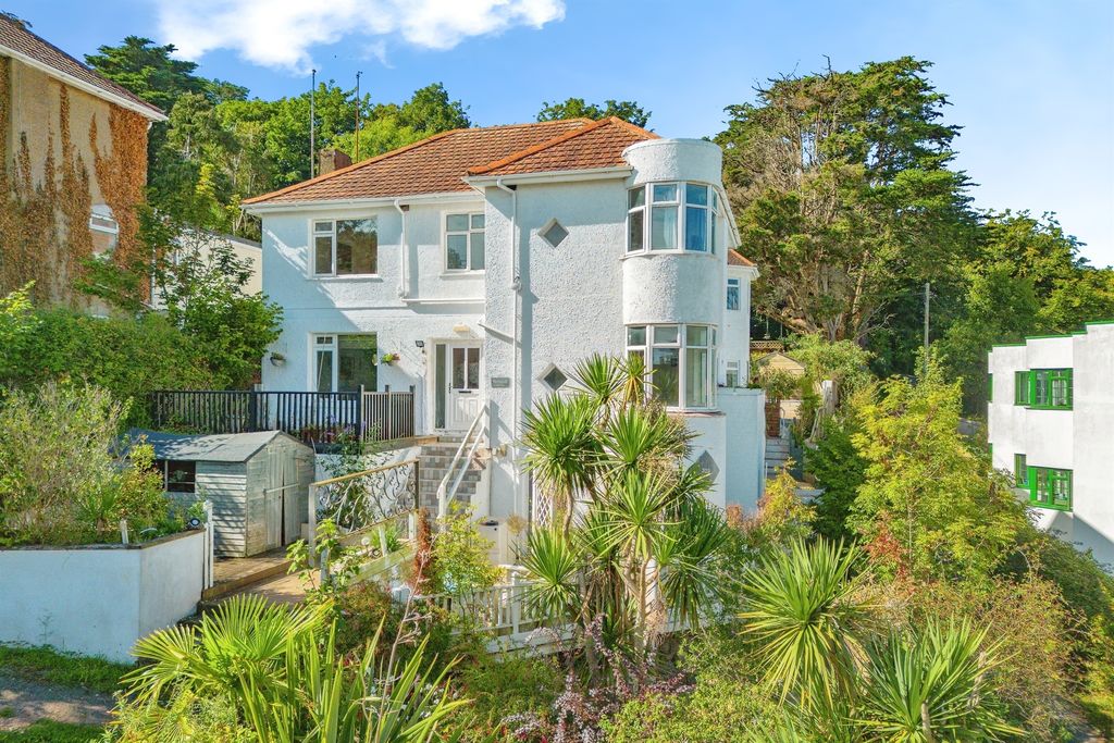 Property photo 3 of 23