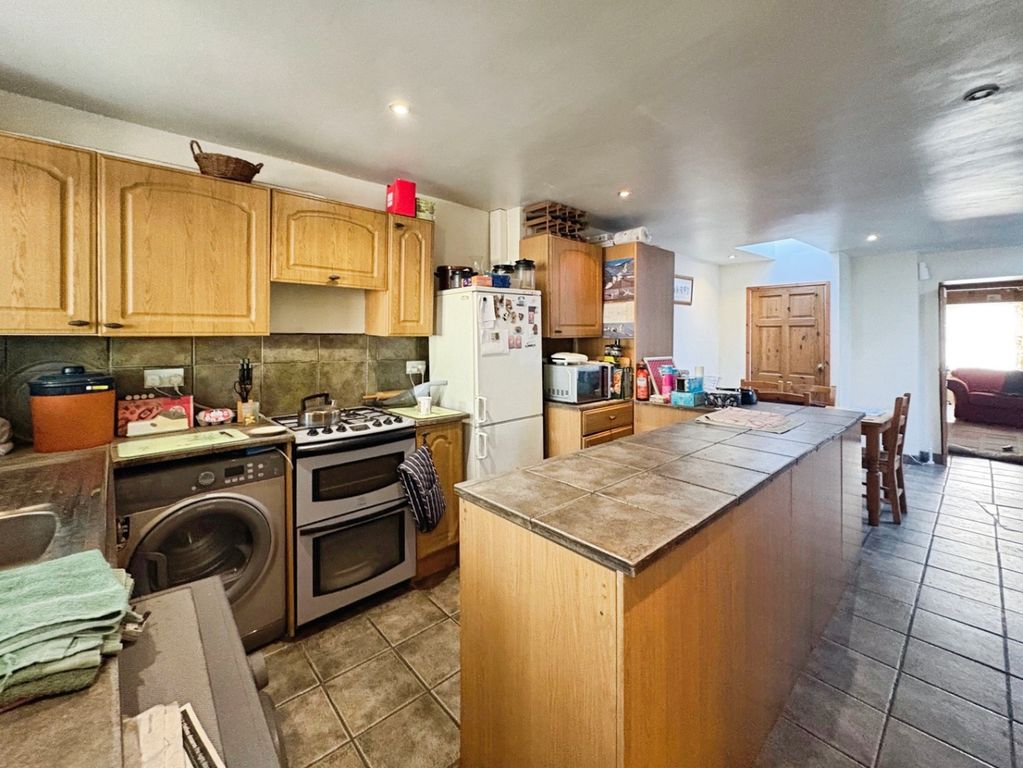 Property photo 2 of 24 5238452