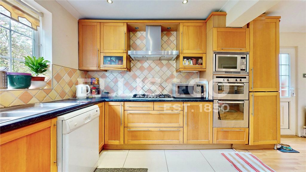 Property photo 2 of 19 Picture No. 20