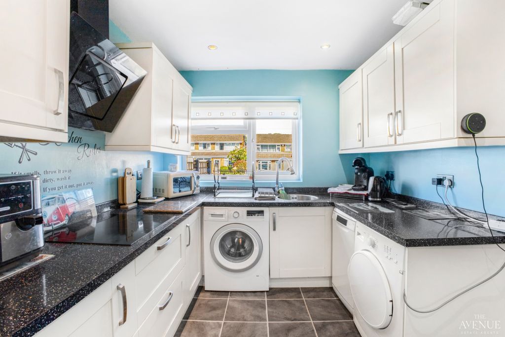 Property photo 3 of 24 4180887