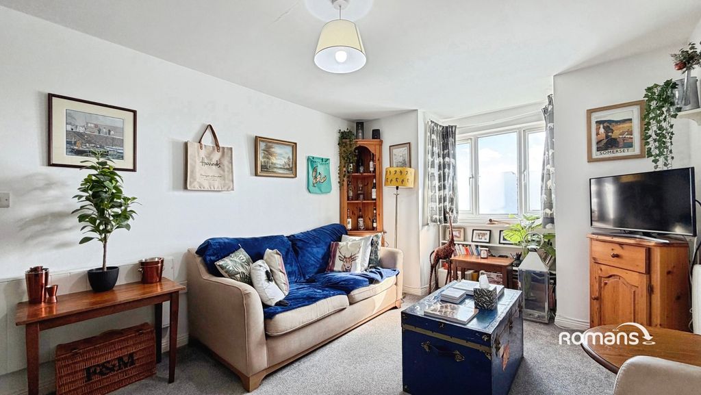 Property photo 2 of 10 Pbox-Img.Jpg