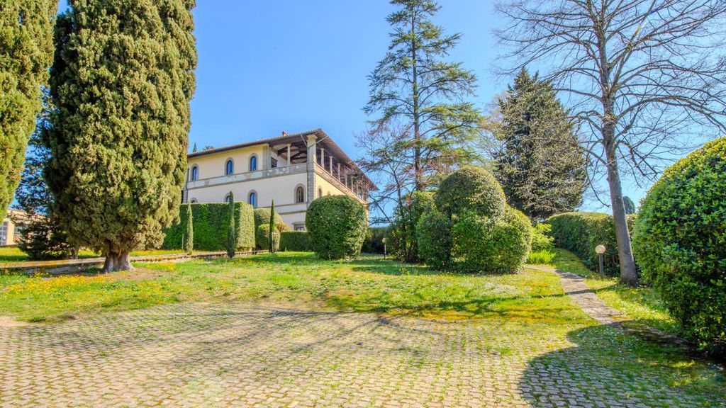 Property photo 2 of 40