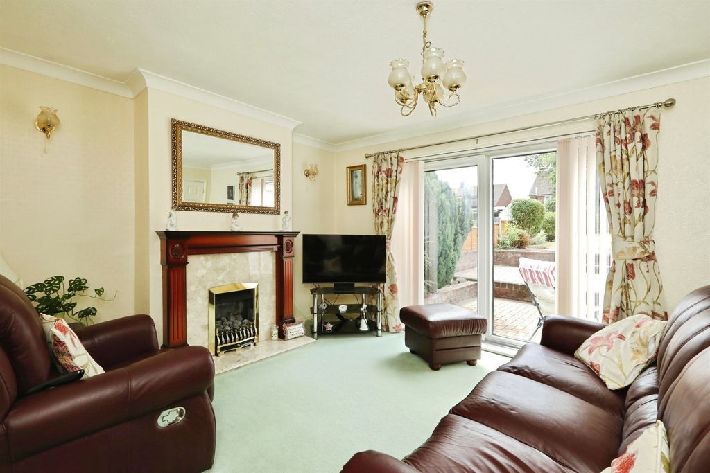 Property photo 3 of 12