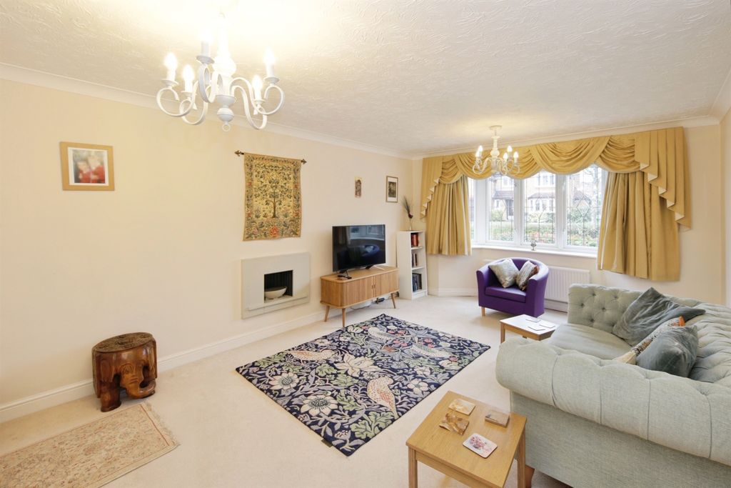 Property photo 2 of 20