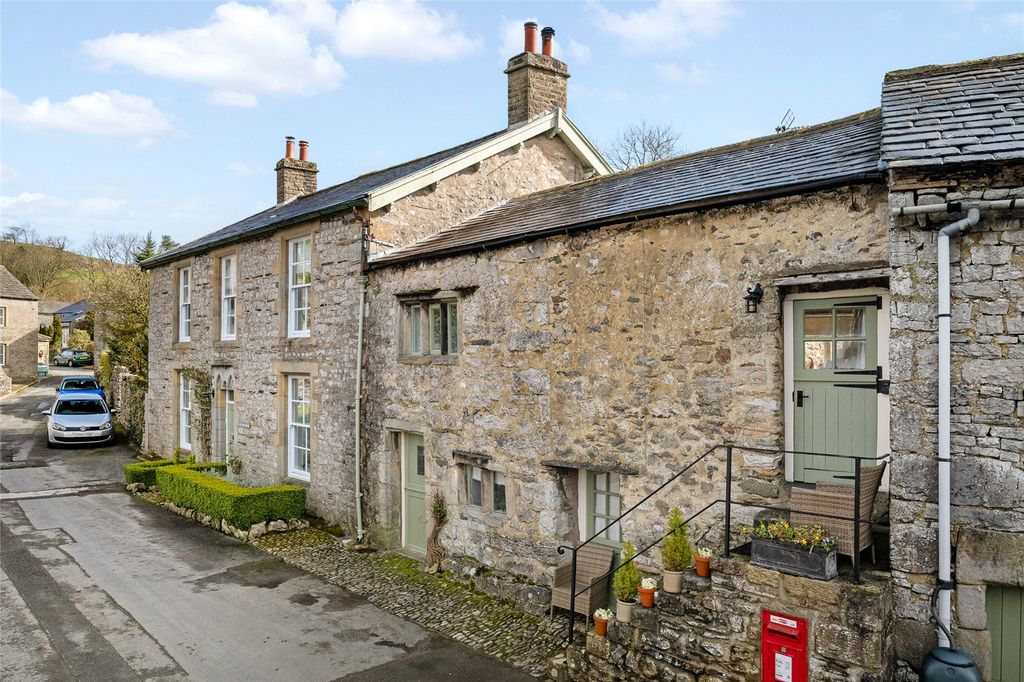 Property photo 2 of 48 Front External