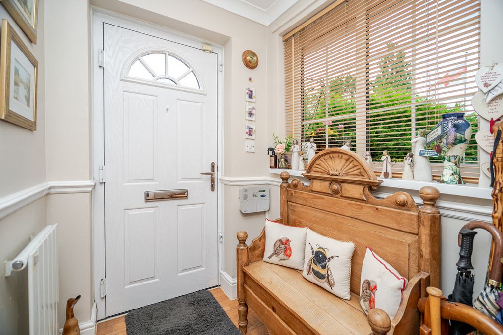 Property photo 3 of 45