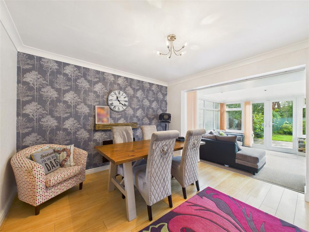 Property photo 3 of 14 Cam03303G0-Pr0270-Still021.Jpg