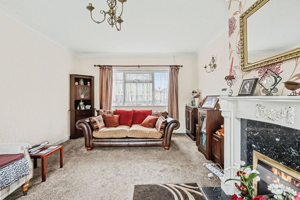 Property photo 3 of 19 Pbox-Img.Jpg