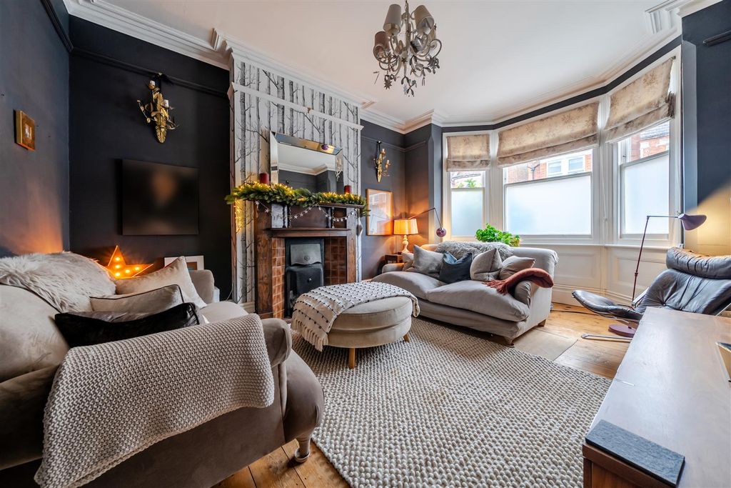 Property photo 3 of 16 1364650-18-68Ed098Edc430.Jpg