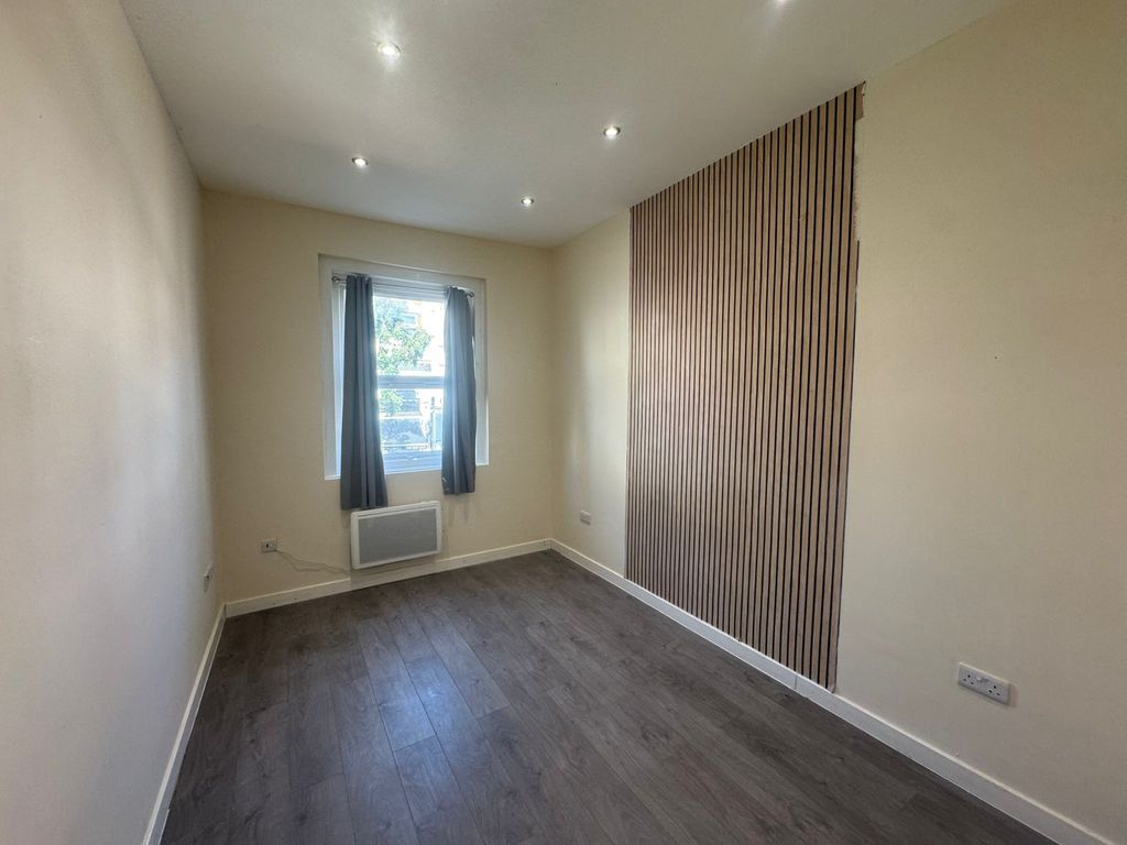 Property photo 2 of 4 Gallery