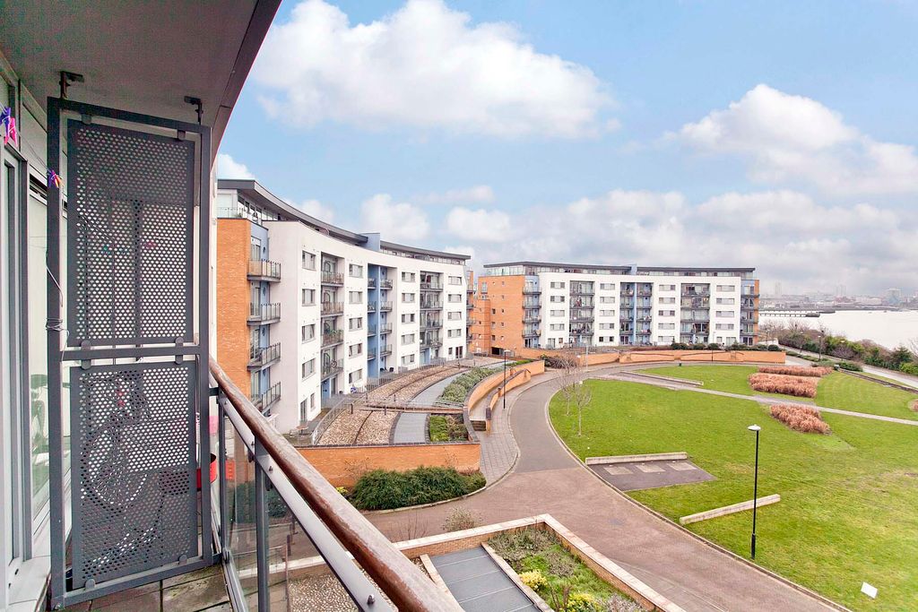 Property photo 3 of 18 Property