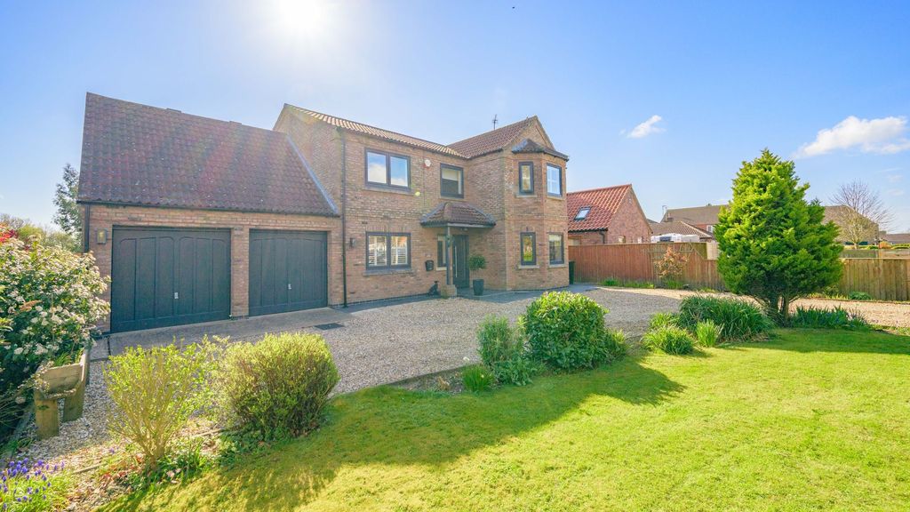 Property photo 1 of 50