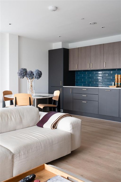 Property photo 3 of 16 Flat 5, 1 Heckfield Place, Sw6-12.Jpg