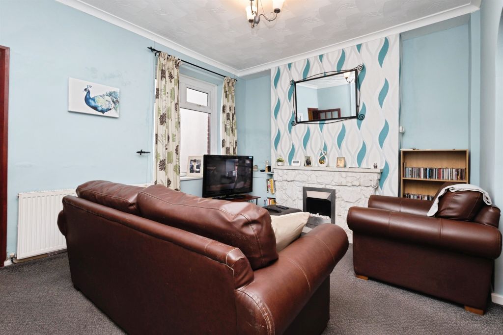 Property photo 2 of 17