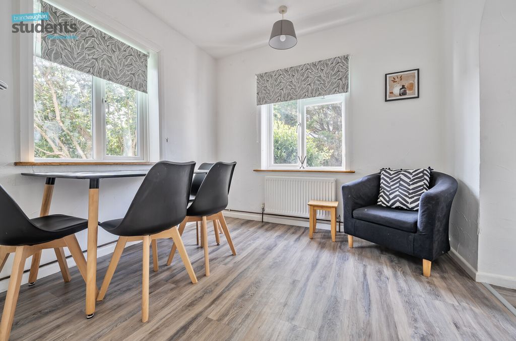 Property photo 3 of 12 Fbd47A43-c01c-442...