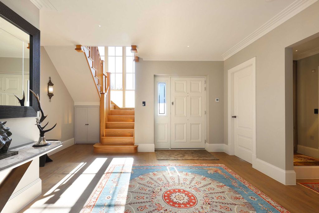 Additional image 9 of 5 bed detached house for saleGregories Road, Beaconsfield HP9