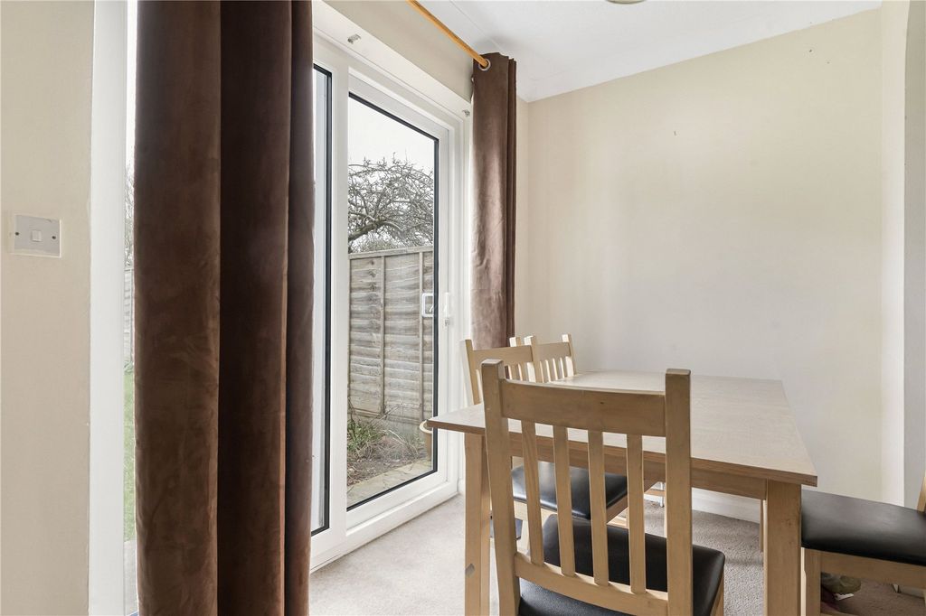 Property photo 3 of 11 Dining Area