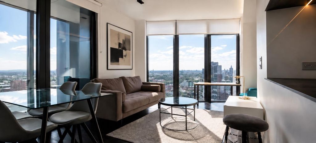 Property photo 1 of 9 203 Marsh Wall For Rent By Barrain London Estate A