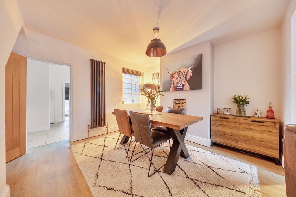 Property photo 3 of 21 140563496981c50822837