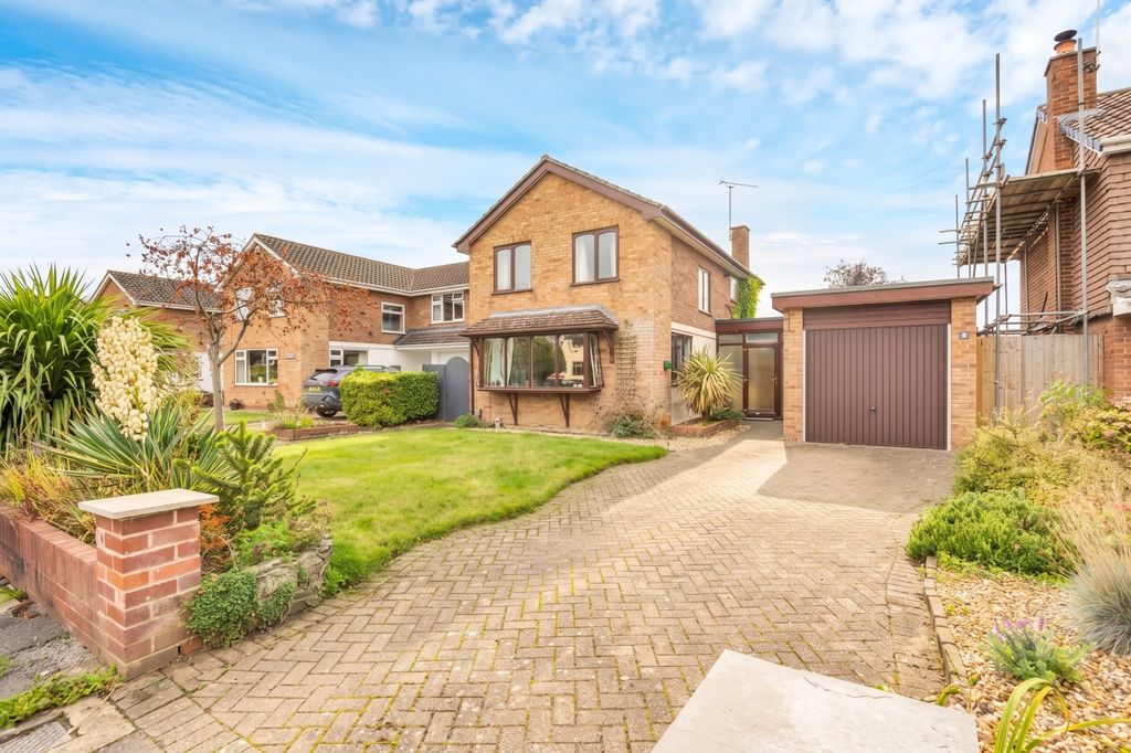 Property photo 1 of 17 Front Emilydimelowewemovewhitchurchandnantwich
