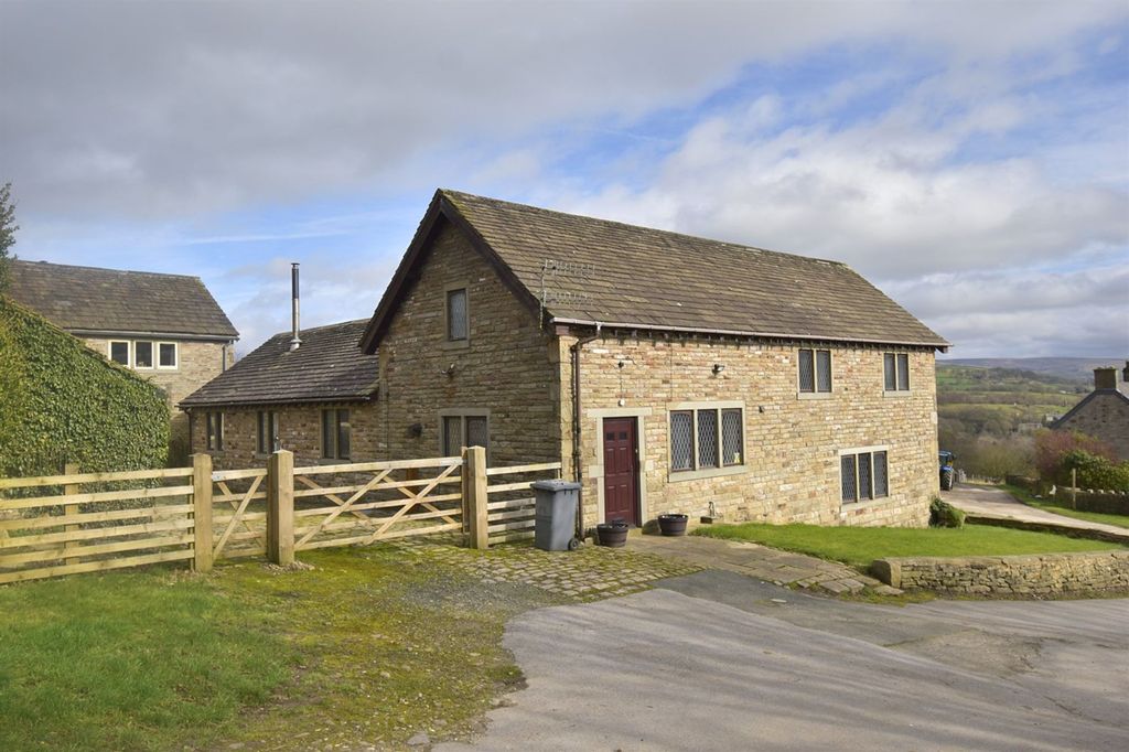 Property photo 1 of 15 (Main)