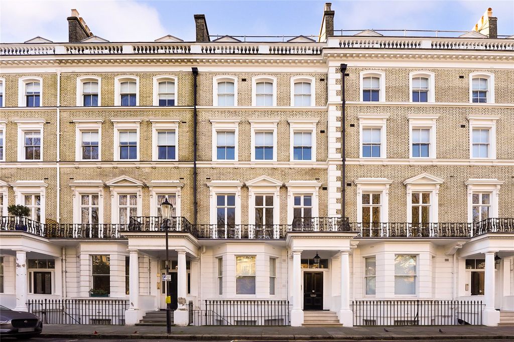 Property photo 3 of 12 Exterior