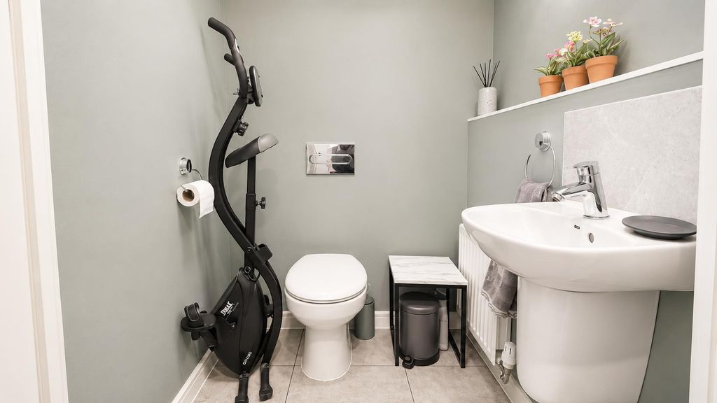 Property photo 3 of 15 Ground Floor Cloakroom