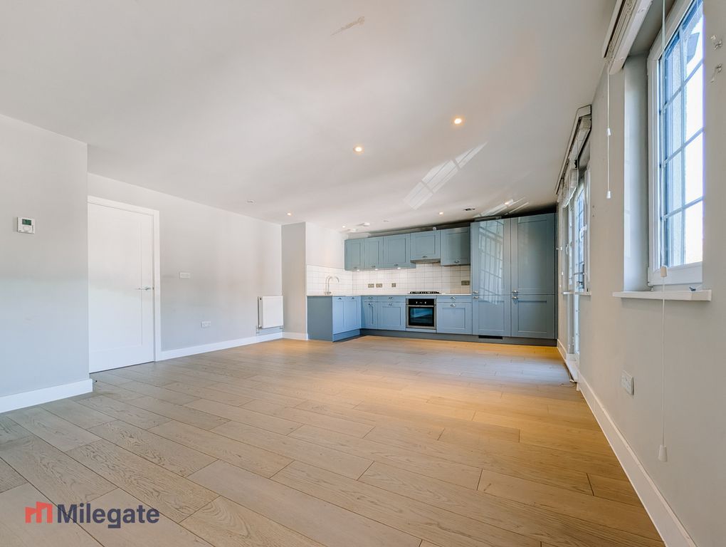 Property photo 3 of 10 Photo 2