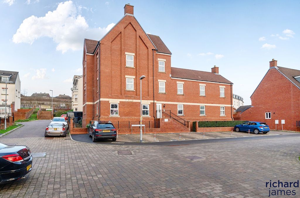 Property photo 1 of 12 B82c5c5c8F0d4d4Aabb53Dff891E5622