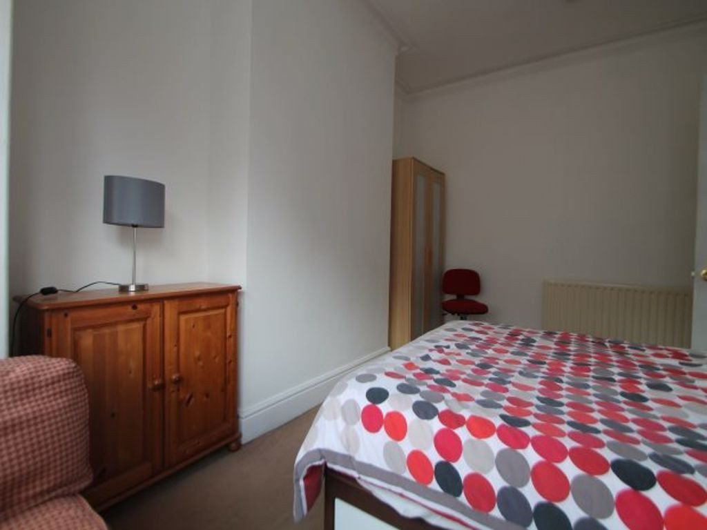 Property photo 2 of 22 A Cozy Bedroom Featuring A Comfortable Double Bed ...