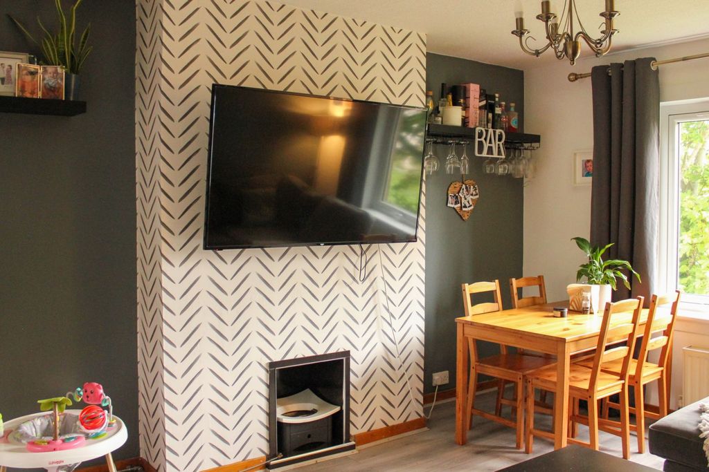 Property photo 2 of 17 Living Room
