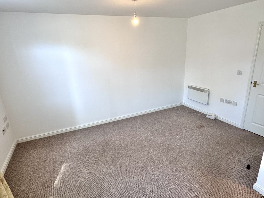 Property photo 3 of 8 Img_1002