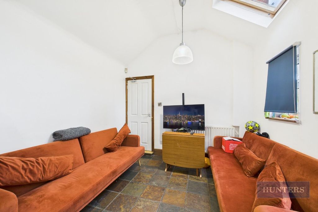 Property photo 3 of 15 Cam05152G0-Pr0289-Still013.Jpg