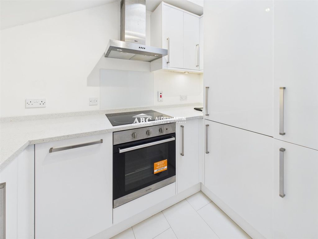 Property photo 3 of 8 Cam03827G0-Pr0116-Still002.Jpg