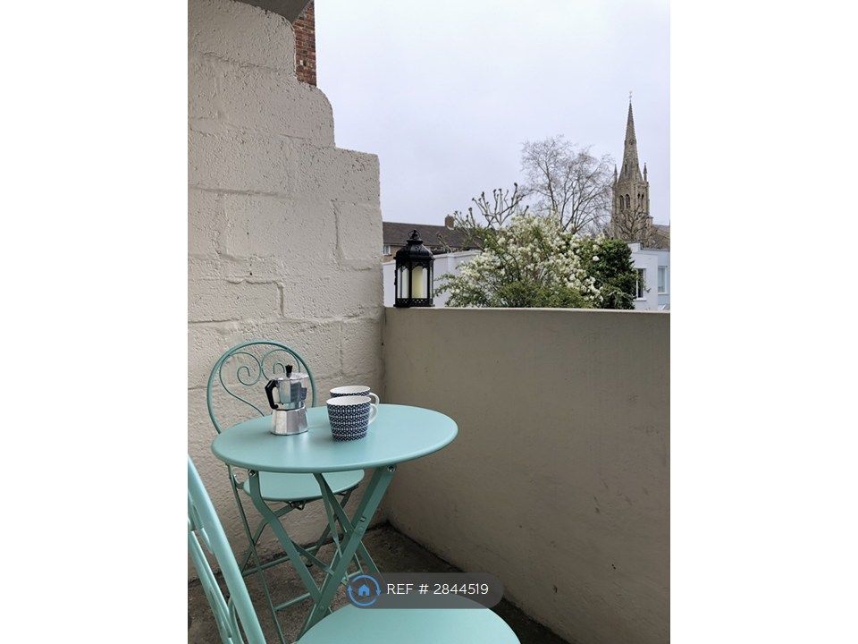 Property photo 3 of 18 Balcony Table With Chairs