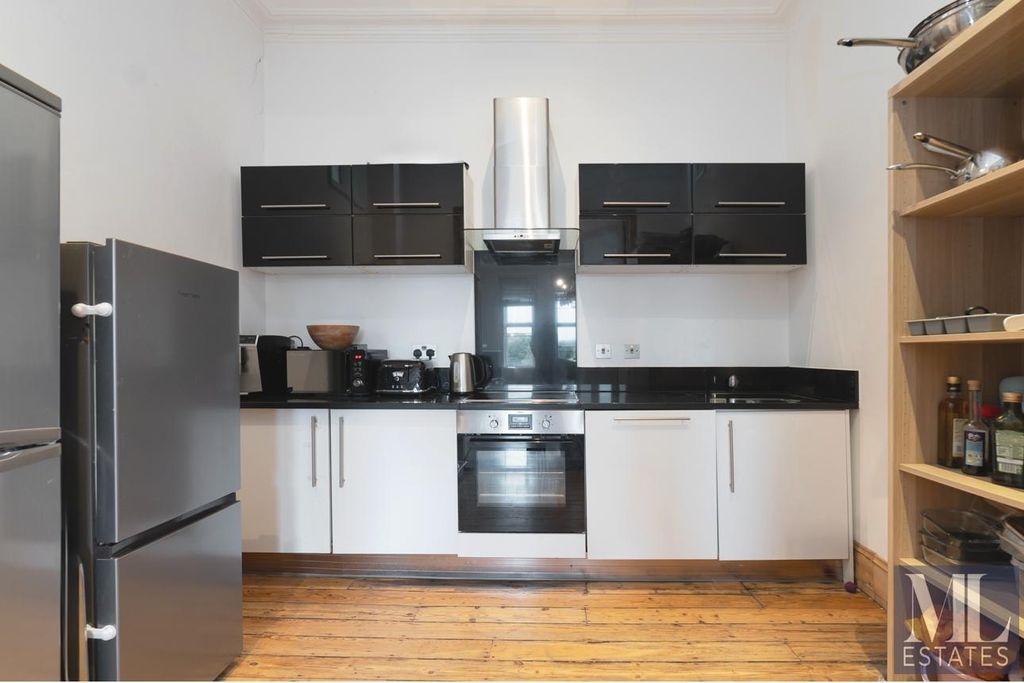 Property photo 2 of 13 Photo 9