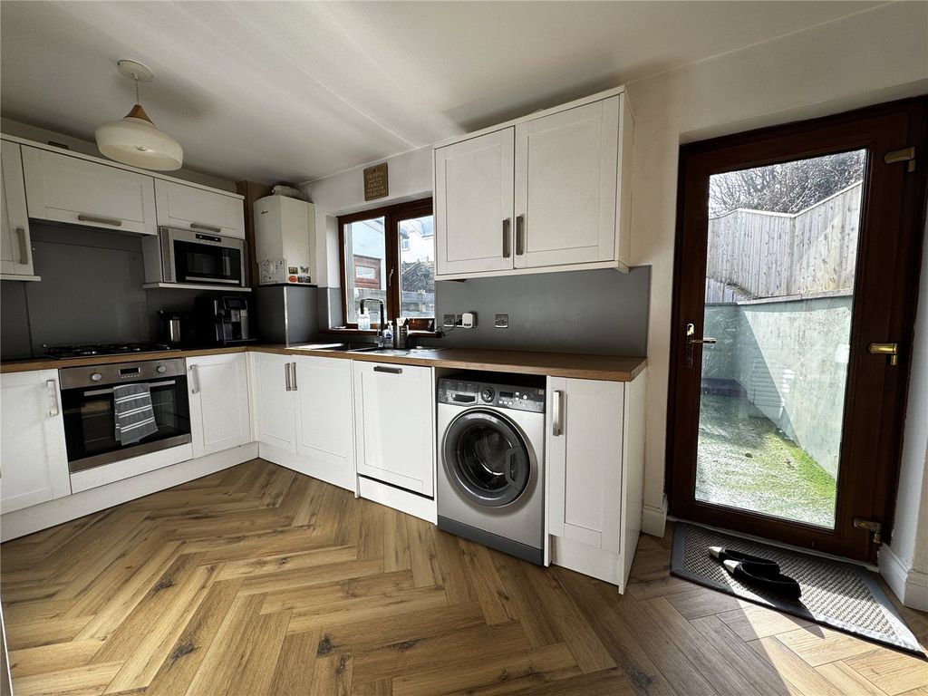 Property photo 3 of 28 Picture No. 12