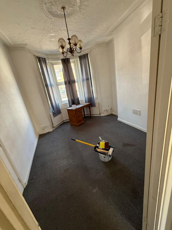 Property photo 1 of 7 Two Bedroom Ground Floor Compact Flat- Â£1800