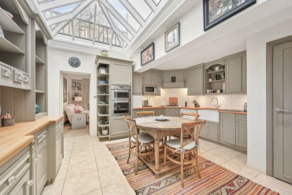 Property photo 2 of 16 Kitchen