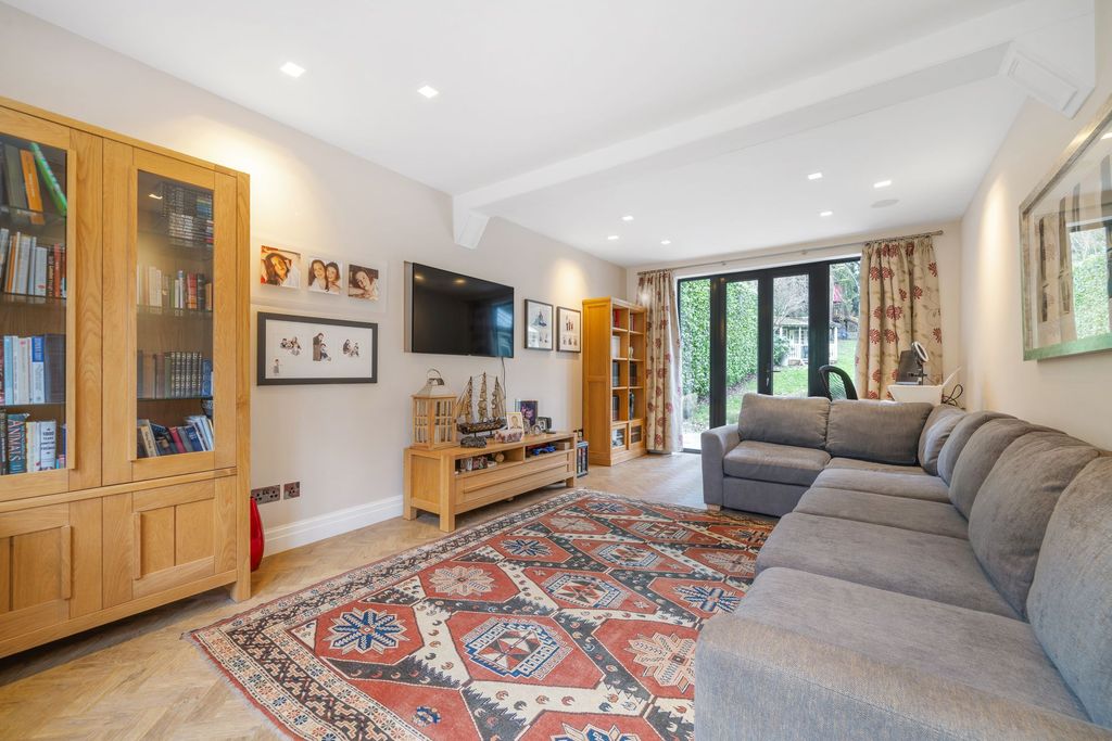 Property photo 3 of 21