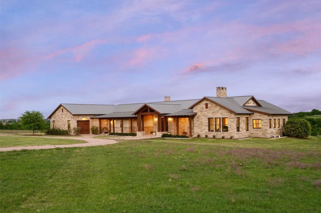 Property photo 1 of 31