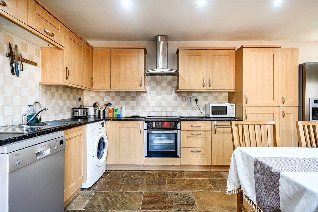Property photo 3 of 38 Picture No. 08