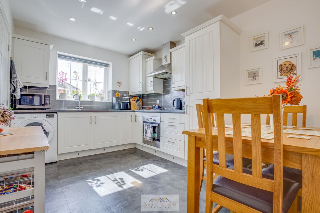 Property photo 2 of 24 Kitchen 1.3